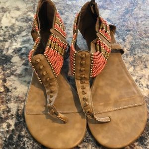 Sandals with peach & gold beaded detail. Size 10